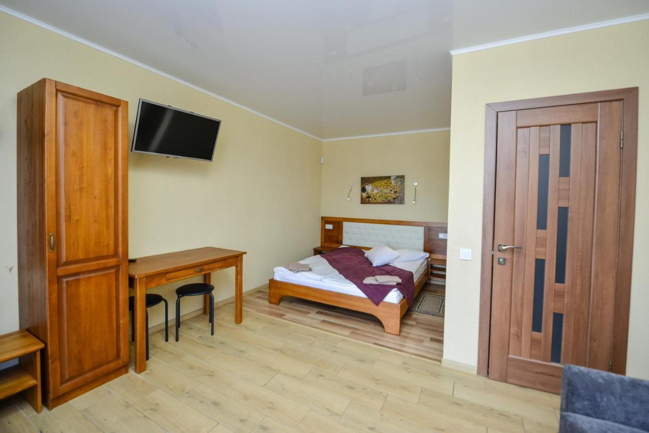 Forest Hotel Polis'ke Bagian luar foto