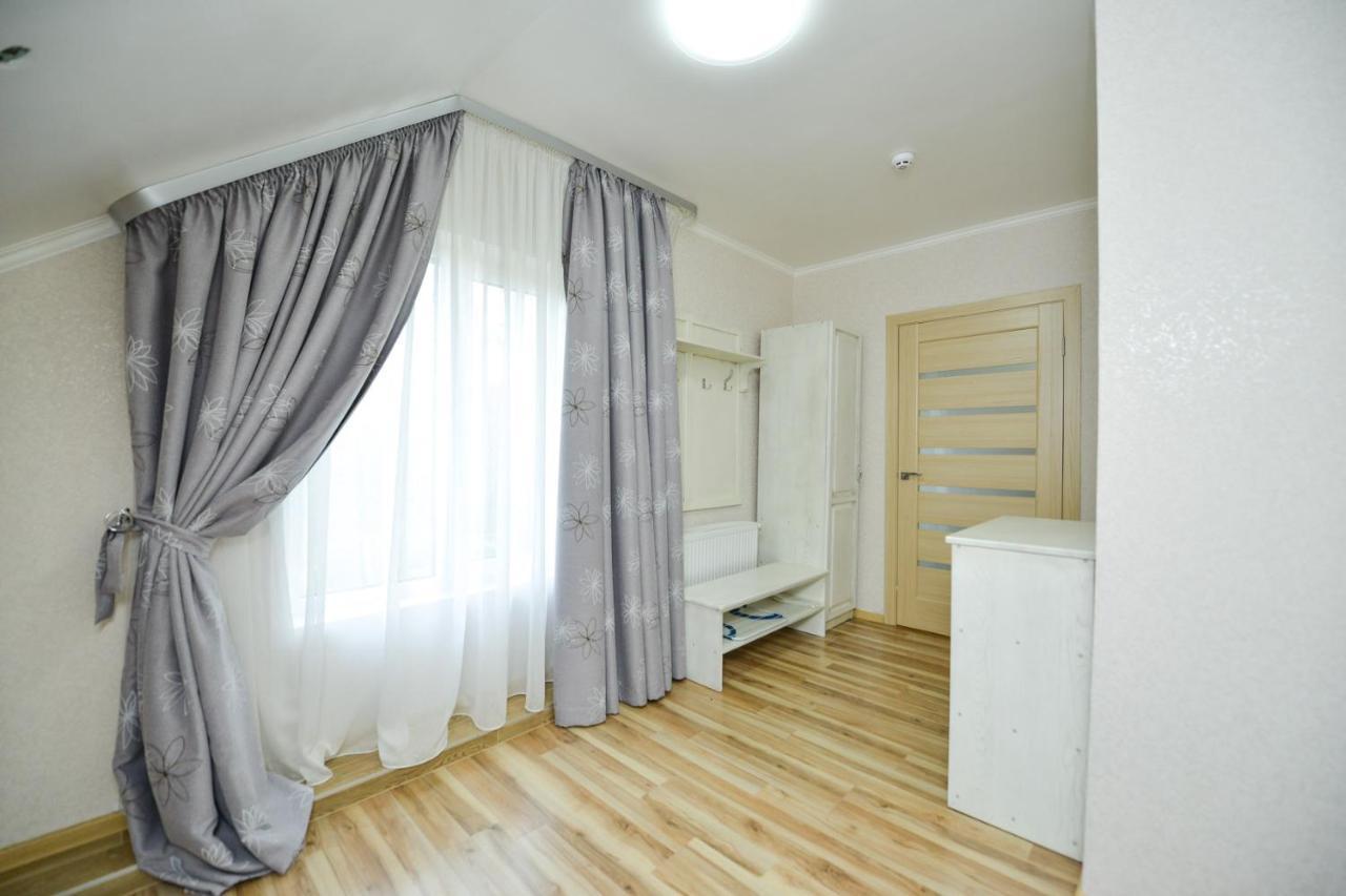 Forest Hotel Polis'ke Bagian luar foto