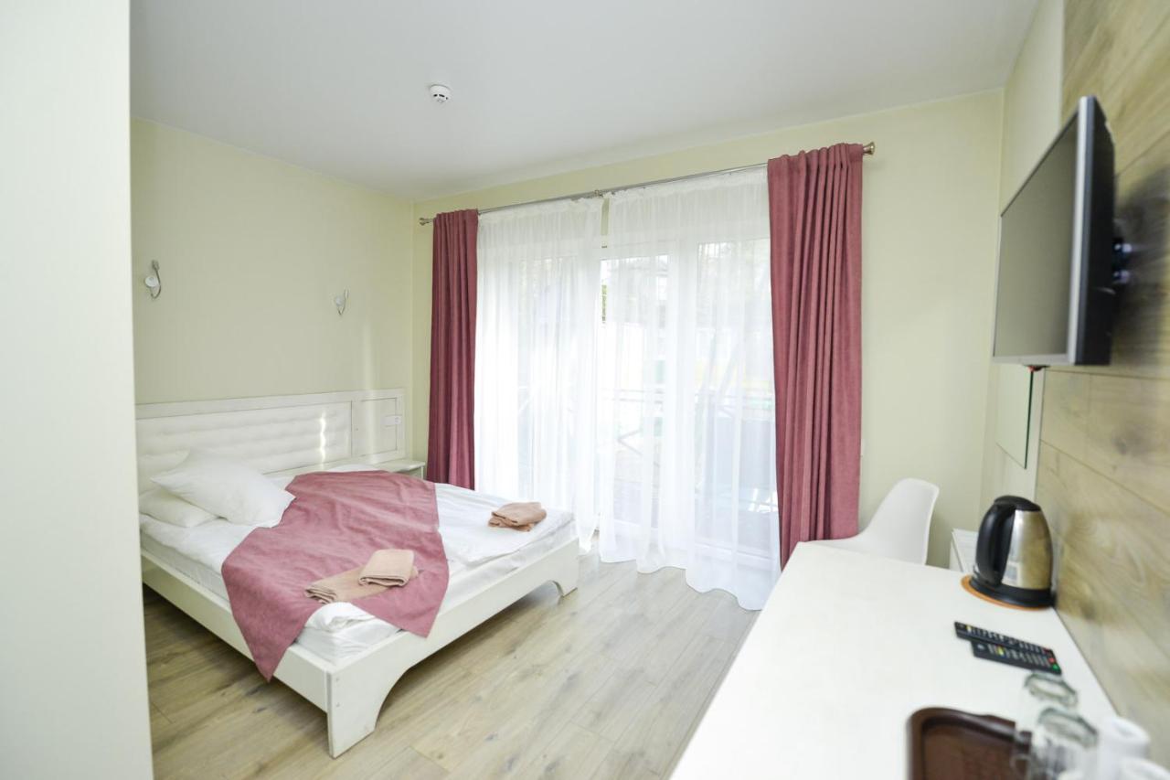 Forest Hotel Polis'ke Bagian luar foto